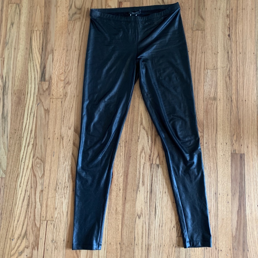 Shiny Black Leggings